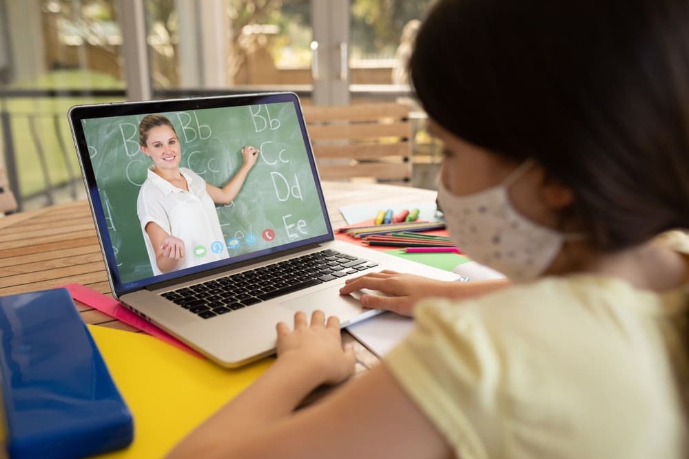 Positives of studying online compared to a classroom